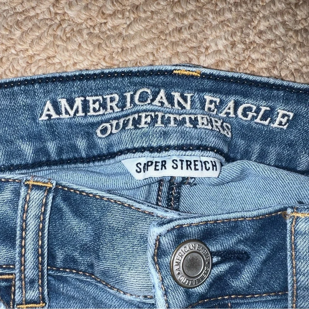 American Eagle Women's Mid Wash Skinny Jeans - Blue - Picture 2 of 3